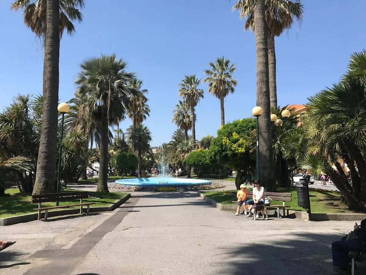 La Mansarda Sui Tetti By Holiday World Varazze