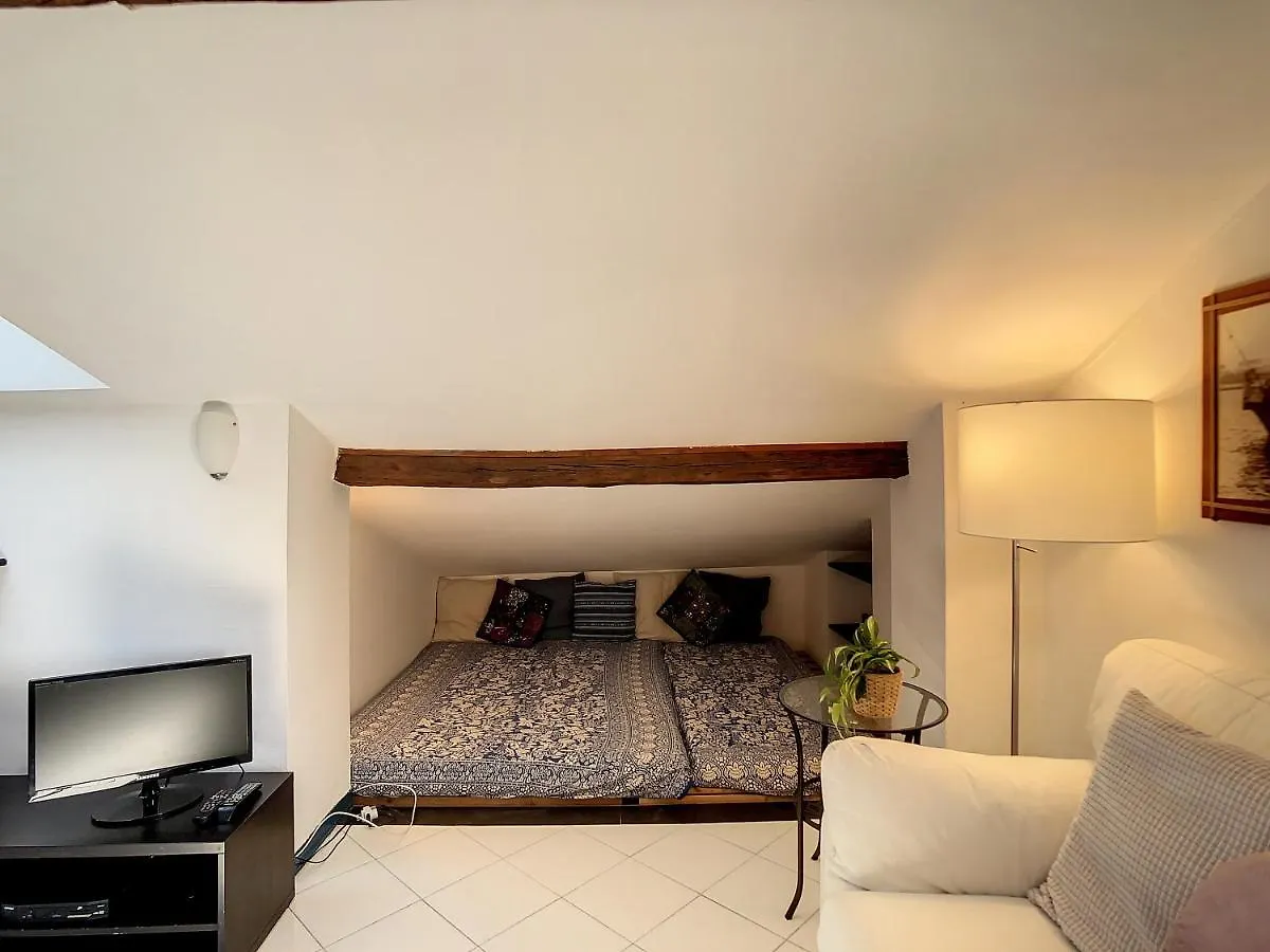 La Mansarda Sui Tetti By Holiday World Varazze Apartment