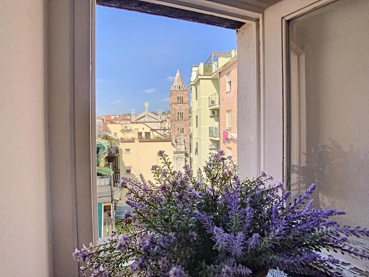 Apartment La Mansarda Sui Tetti By Holiday World Varazze