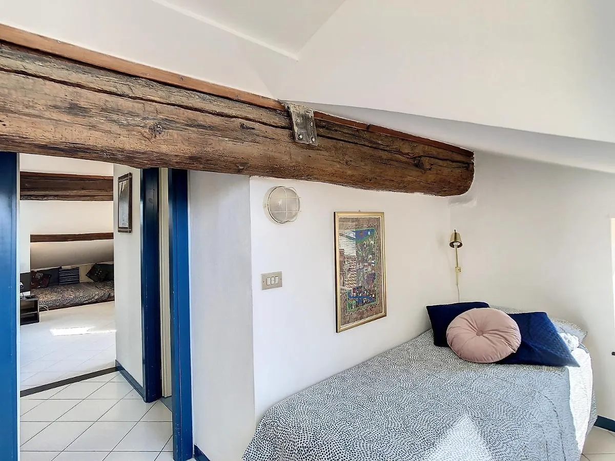 La Mansarda Sui Tetti By Holiday World Varazze Italy