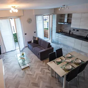 Appartement Gf, Varazze